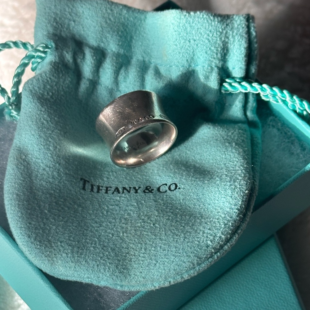 💯 Authentic Tiffany and Co. Sterling silver wide band ring size 7